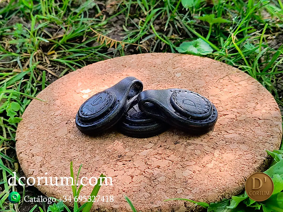 Llavero D´CORIUM negro - Imagen 7