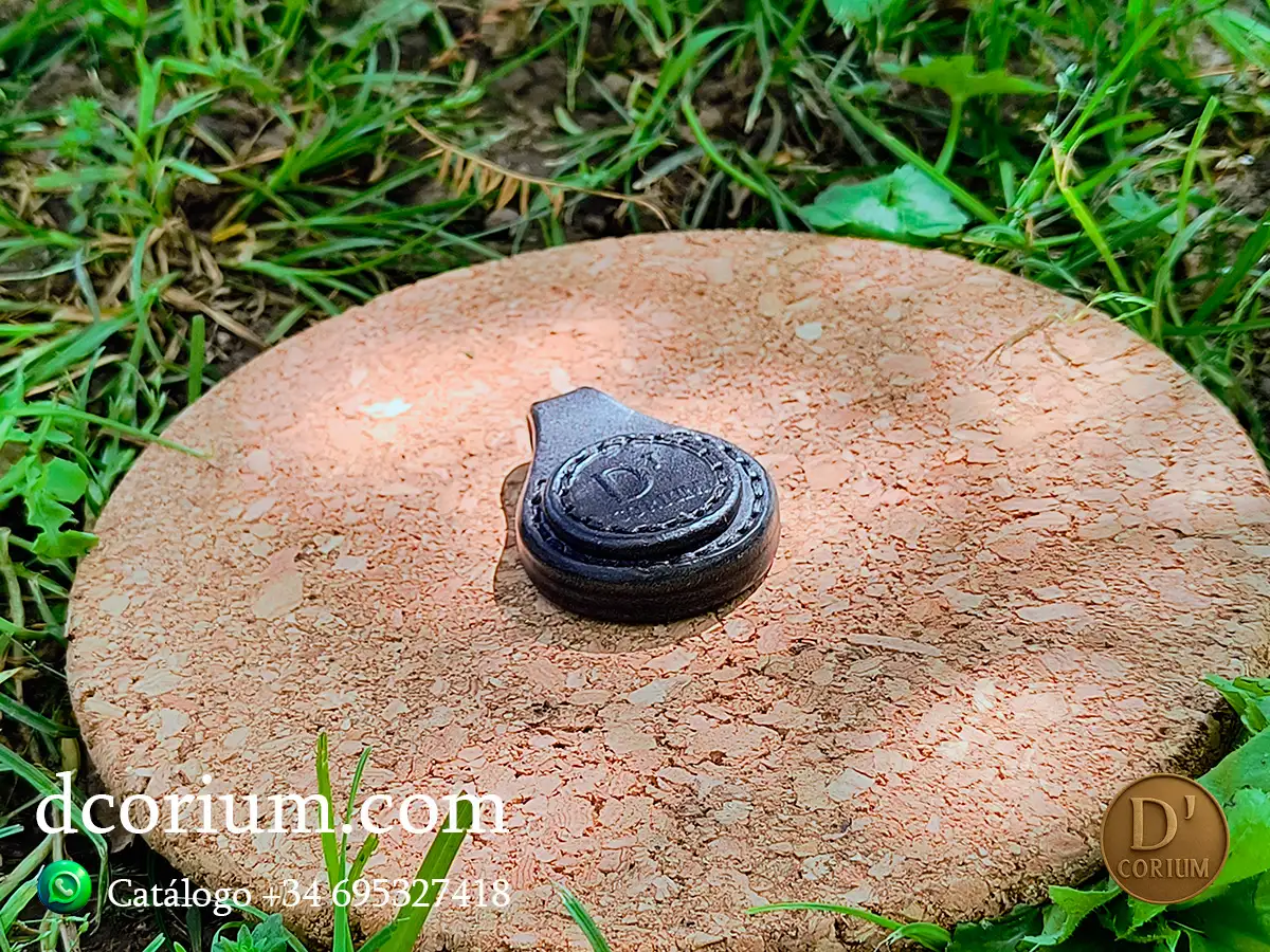 Llavero D´CORIUM negro - Imagen 8