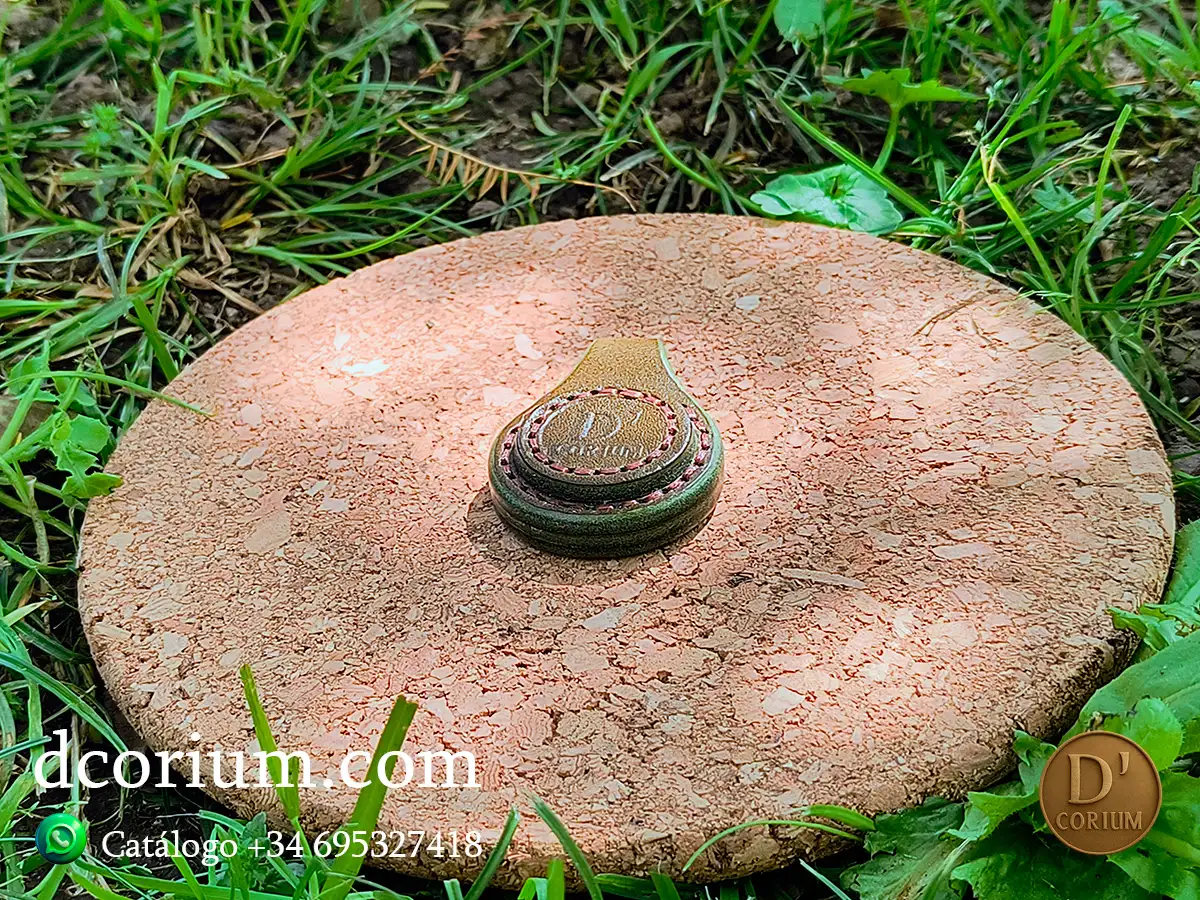 Llavero D´CORIUM verde - Imagen 9