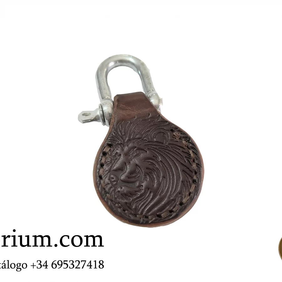 LLAVERO LEO MARRON 001